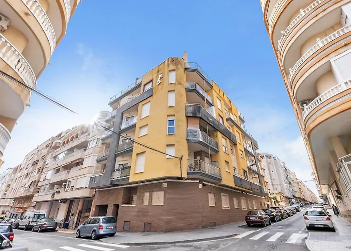 Homely Bergantin Apartment